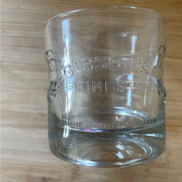 Two Gibson Finest Canadian Whiskey Glasses Tumblers. - Picture 3 of 4